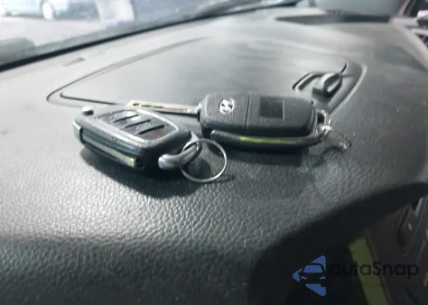 2018 Hyundai Santa Fe Sport 2.4L z USA, uszkodzony, nr VIN 5NMZT3LB8JH081165